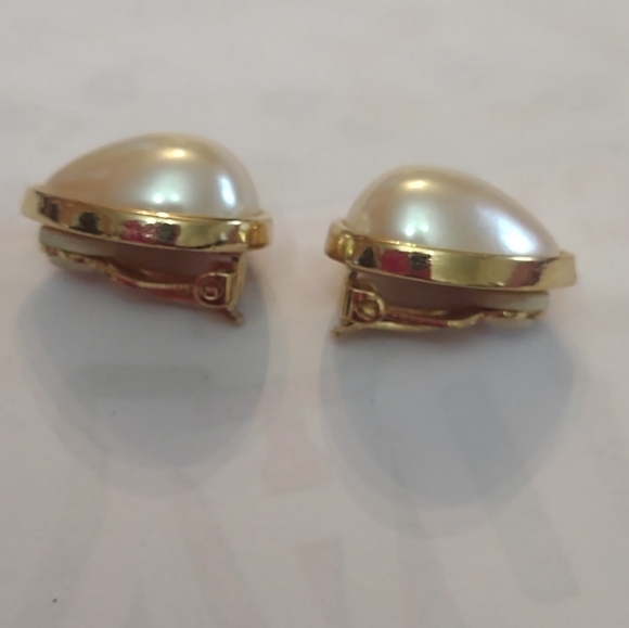 Signed Richelieu vintage women's clip on earrings tear drop - Picture 3 of 6